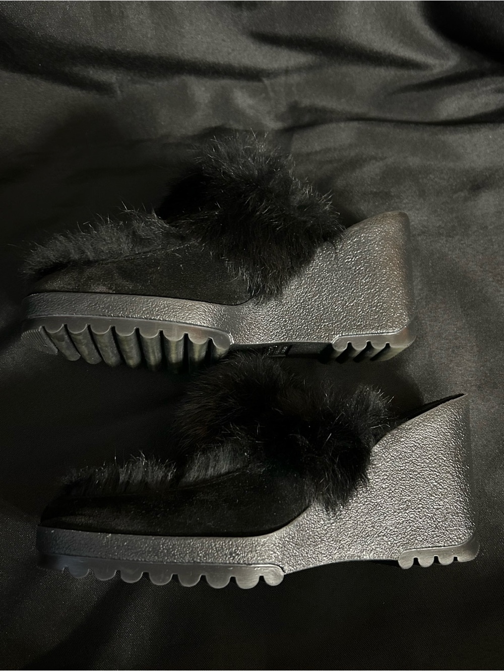 Coach Women’s Vintage Kaela Black Genuine Rabbit Fur Suede Platform Slides 7.5 - Picture 12 of 12